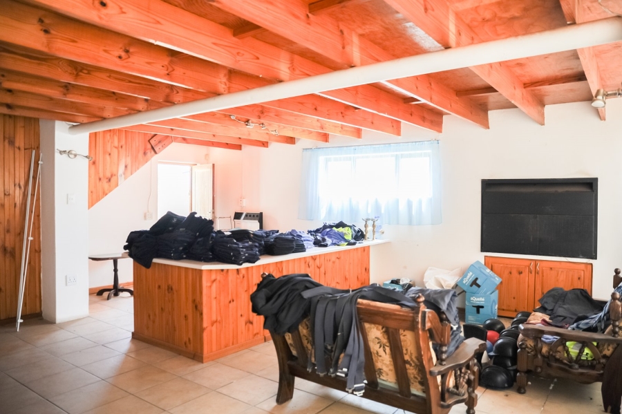 7 Bedroom Property for Sale in McDougall
